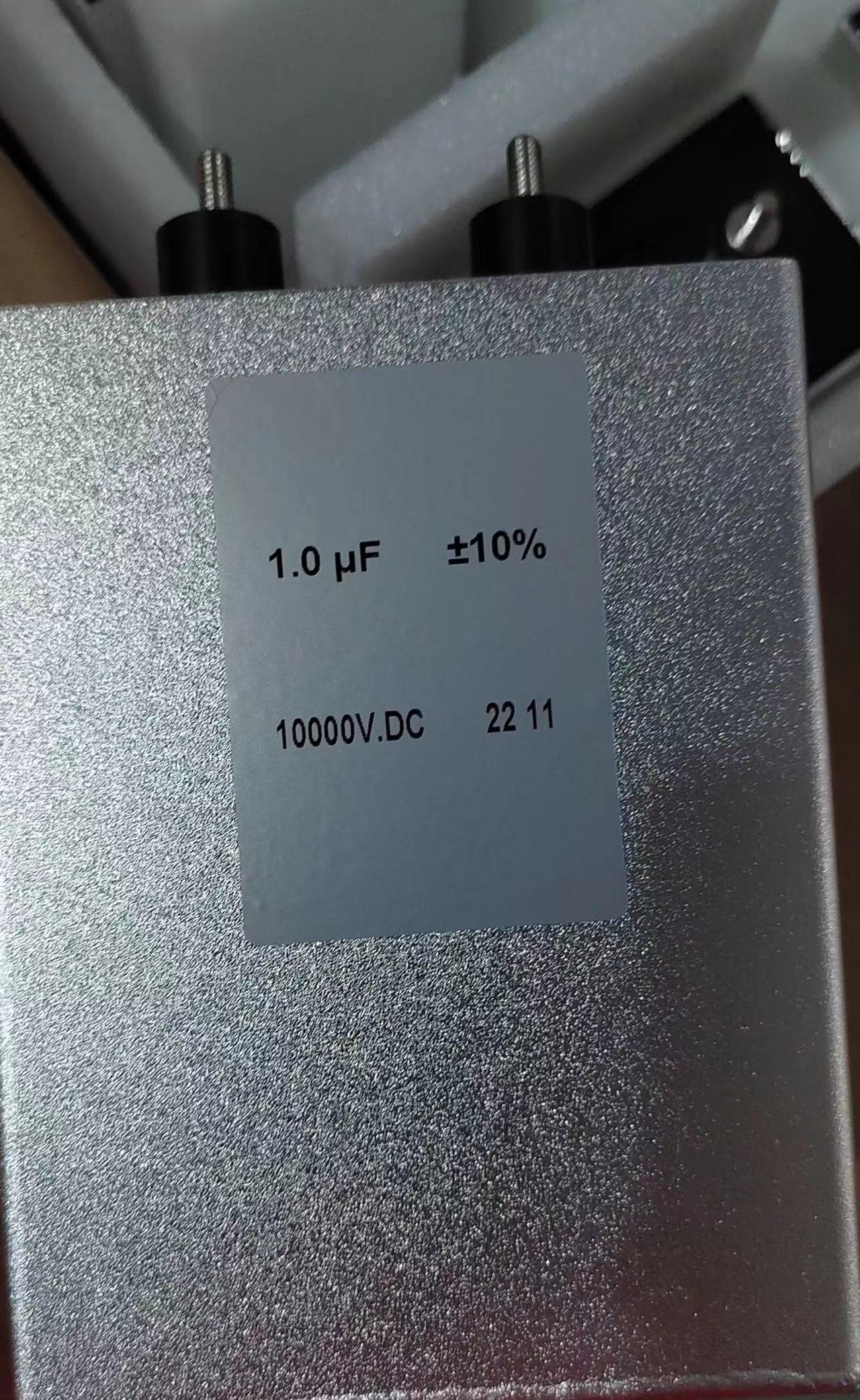 Rynek amerykański VA 1.0UF 10000V Made in China Wysokonapięciowy kondensator foliowy do medycznej maszyny do terapii pulsacyjnym polem elektromagnetycznym PEMF